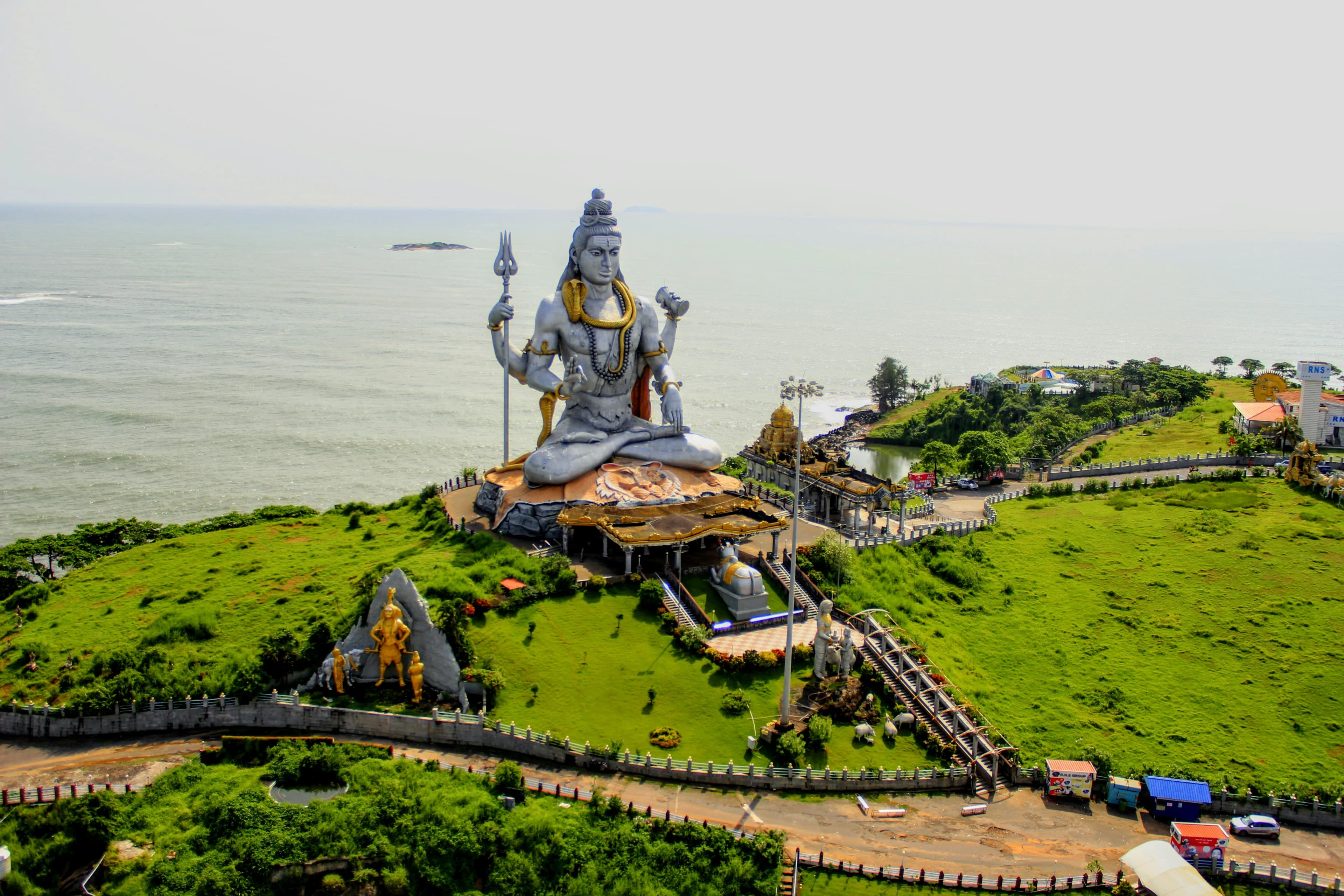 Murudeshwar Temple and Coastline